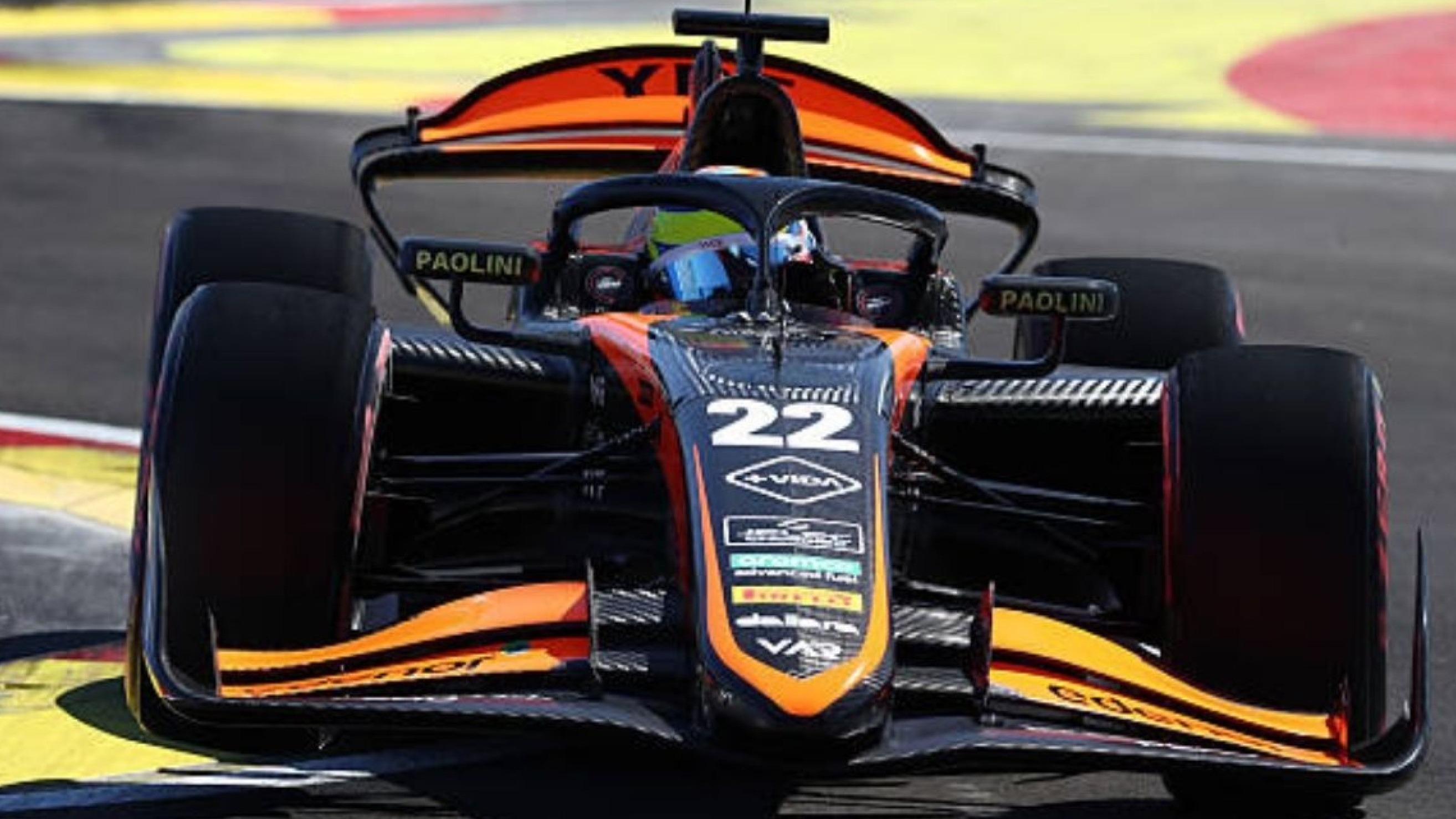 Kush Maini chocó a Nico Varrone en el inicio de la Carrera Sprint de Fórmula 2 en Madrid y forzó su abandono