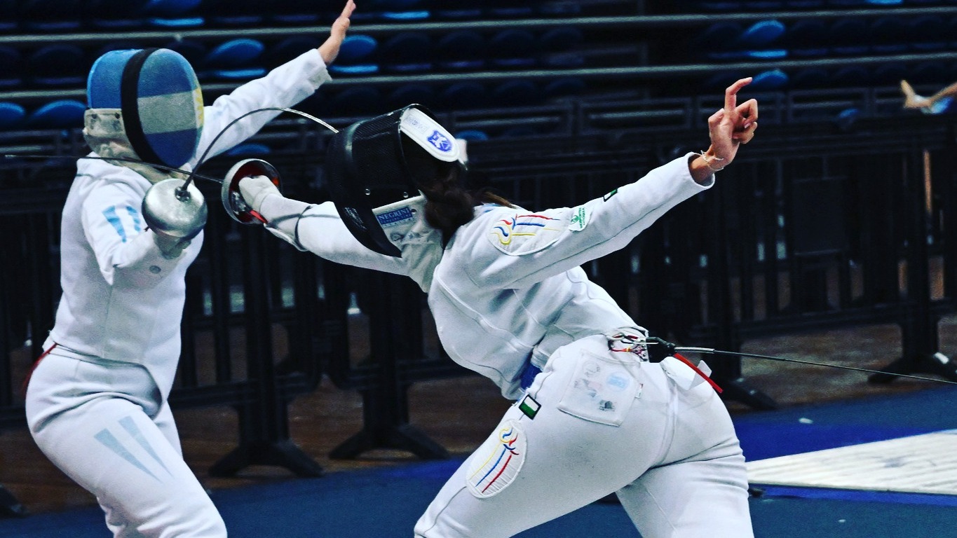 Esgrima en Santa Fe 2026: Daniela Espinoza tropezó ante la brasileña Di Renzo en el arranque del florete