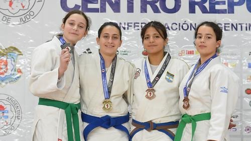 Premiación de la categoría Sub-15 en el Campeonato Centro República de Judo