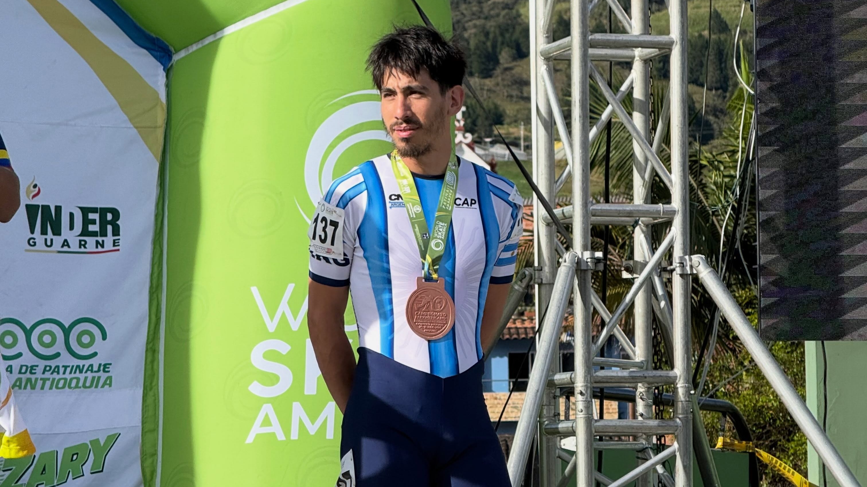 Ken Kuwada conquistó la medalla de plata en el Patinódromo Municipal