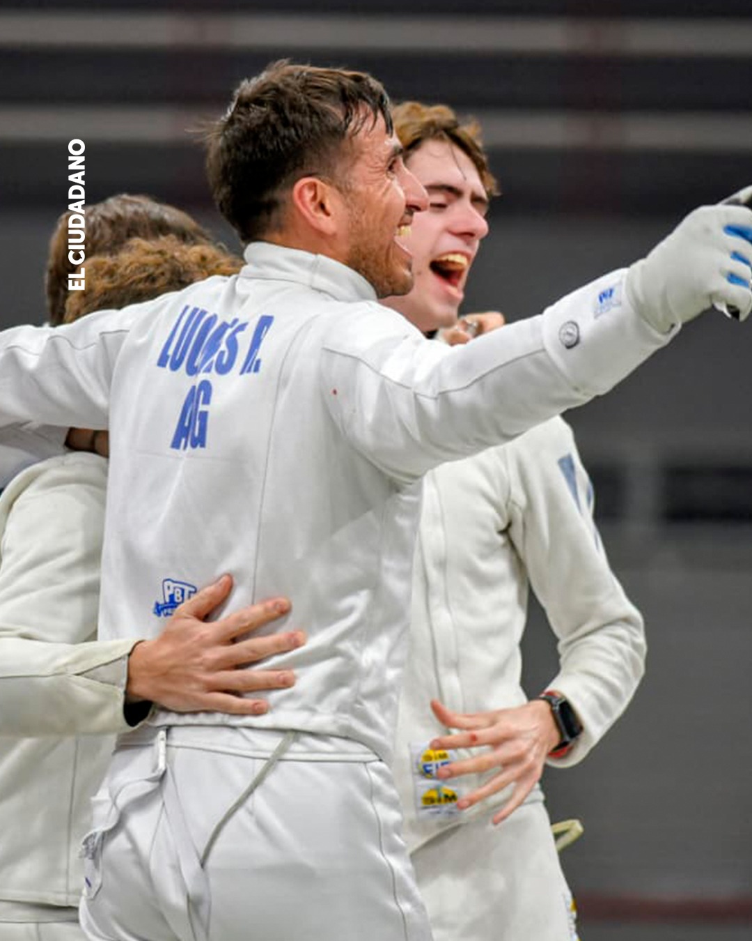 Los esgrimistas argentinos celebran con euforia en el Estadio Salvador Bonilla
