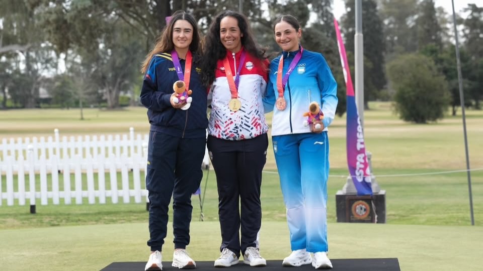 Ana Giuliano en el podio del cuadro individual femenino