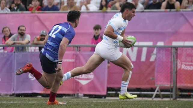 El jugador argentino Pedro De Haro en el Hipódromo de Rosario durante la competencia de rugby seven