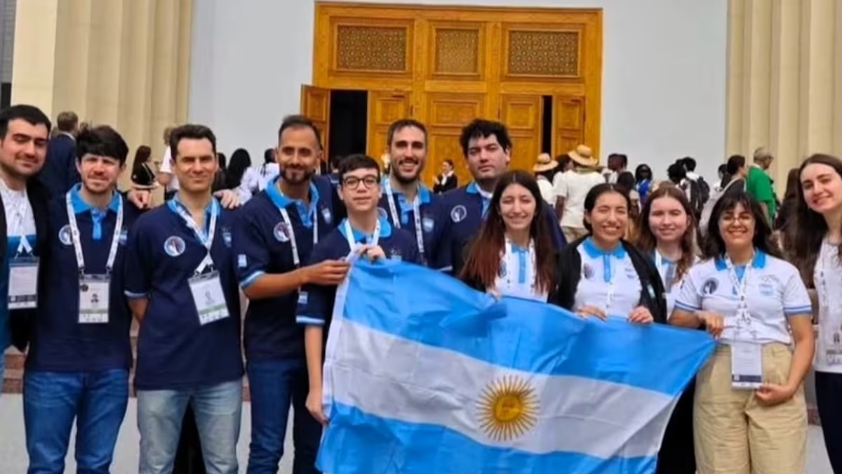 El equipo absoluto argentino durante las partidas de la tercera ronda olímpica