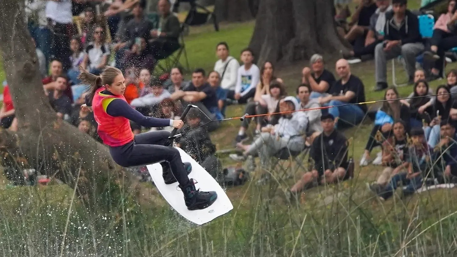 María Victoria De Armas en su rutina de wakeboard femenino