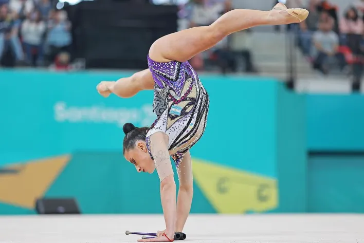 Celeste D'Arcángelo en su rutina en la Invencible Arena.