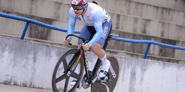 Ciclismo de pista: Lucas Vilar clavó 9.854 y entró entre los cuatro mejores de la clasificación del sprint, con tres argentinos metidos en la ronda de eliminación
