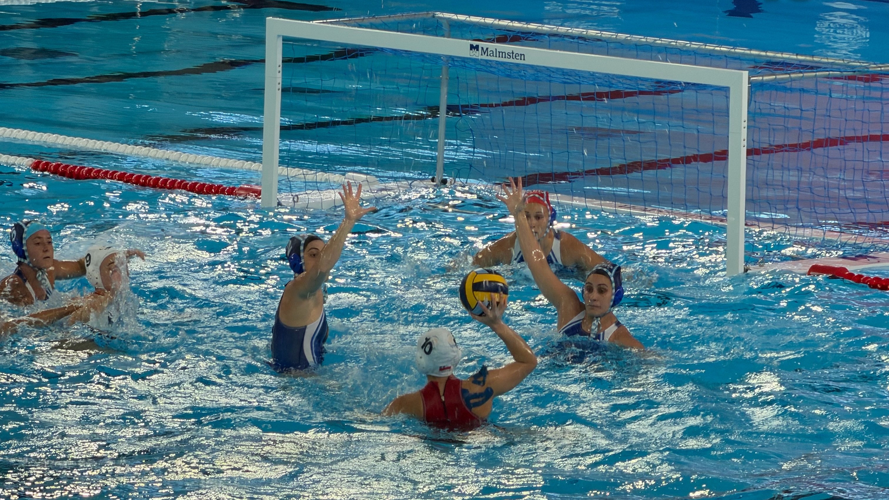 El waterpolo femenino argentino debutó en Santa Fe 2026 con una goleada enorme: 27 a 7 sobre Chile en la ronda preliminar