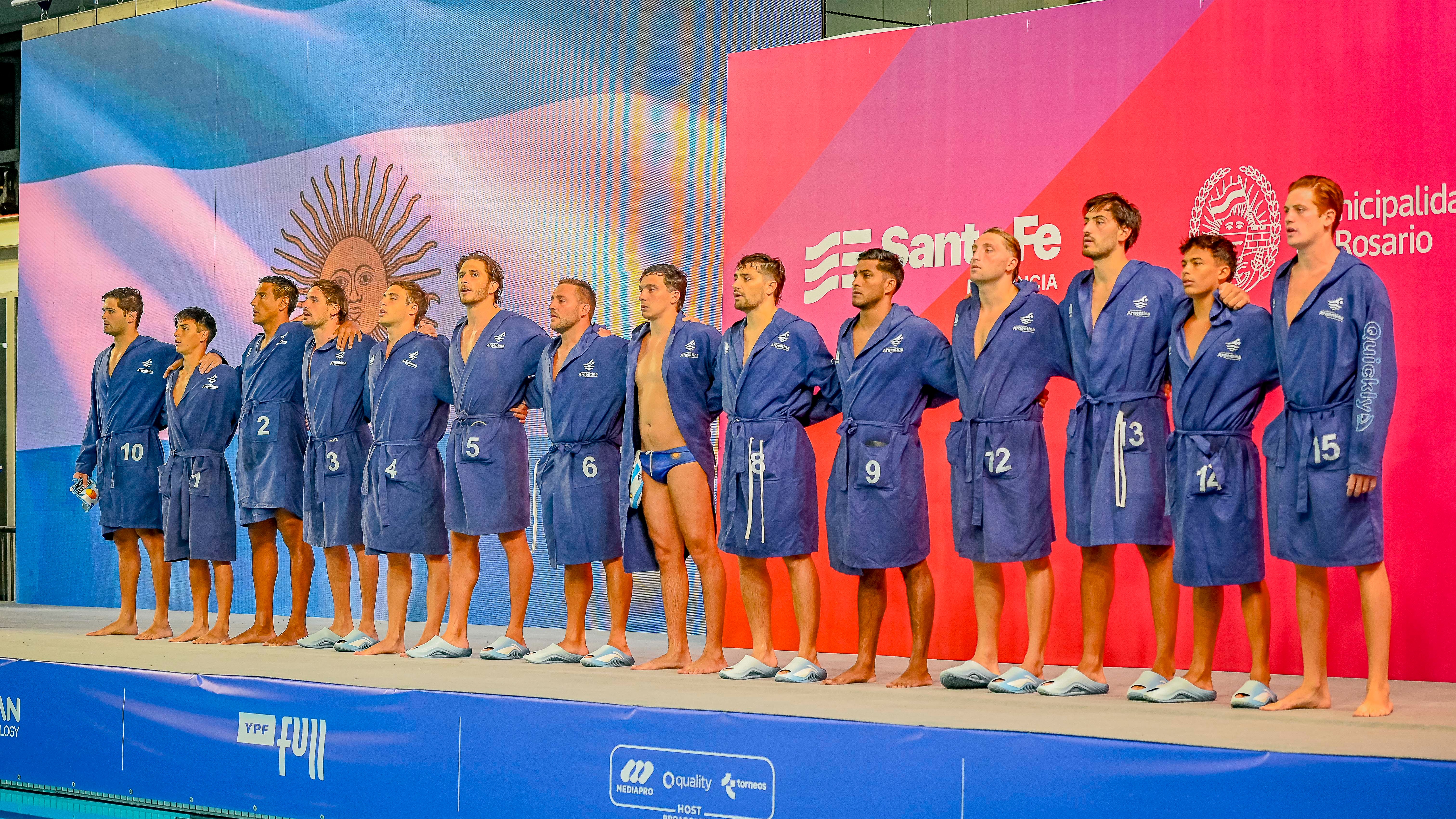 El waterpolo masculino goleó 17 a 10 a Colombia, Lucas y Tomás Villegas se metieron los dos en la final de los 100 metros y el racquetball barrió a Chile en los dos dobles
