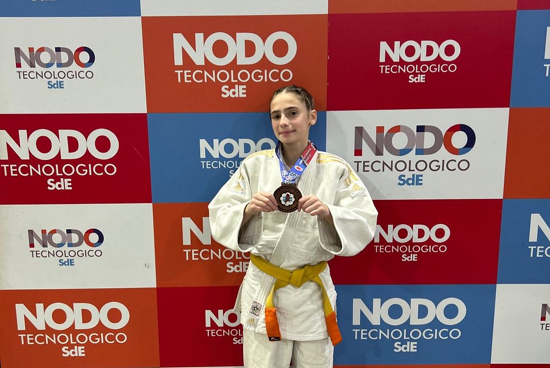 Es campeona nacional, fue convocada al Panamericano de Judo en México y busca apoyo para costear el viaje: el sueño de Isabella Tuetto
