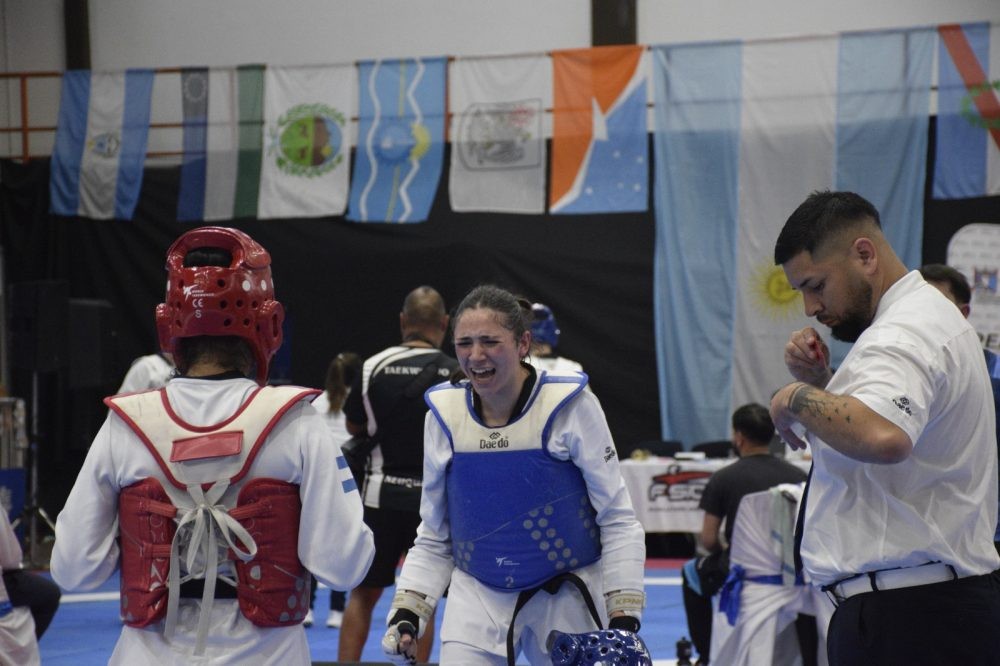 El taekwondo debutó en Santa Fe 2026 y la Argentina metió tres finales por el oro: Espínola, Sepúlveda y Acuña pelean por el título entre las 16:00 y las 16:24