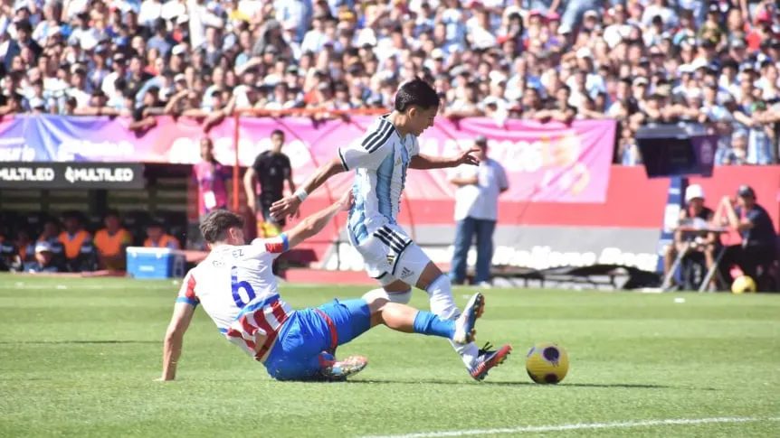 La Selección argentina perdió la final por penales ante Paraguay en el Marcelo Bielsa y se quedó con la medalla de plata: 0-0 en los noventa minutos y 5-4 desde los doce pasos