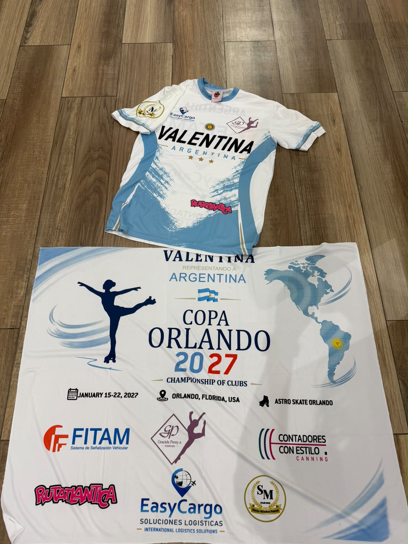 La bandera y la remera de Valen