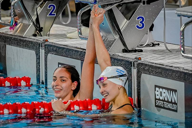 Malena Santillán y Cecilia Dieleke festejando la obtención de medallas en Santa Fe 2026