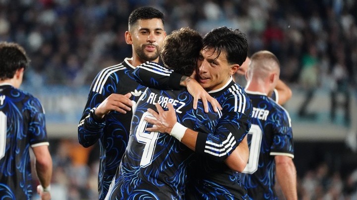 Argentina le ganó 7-0 a Burkina Faso en el Monumental en una noche de muchos goles y fuertes críticas por el papelón organizativo