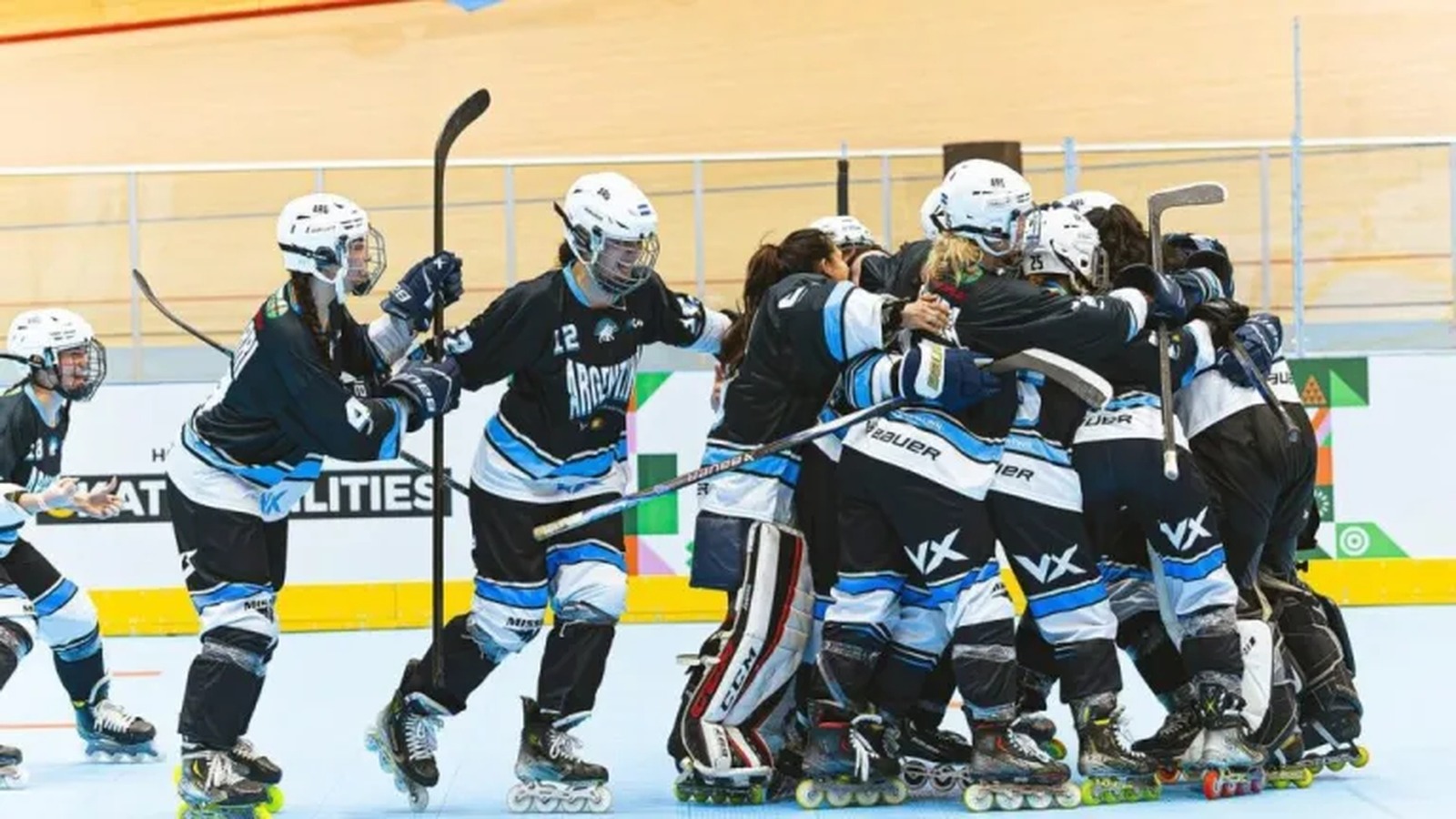 Las Toras golearon 5 a 0 a Uruguay, cerraron la fase de grupos con dos triunfos y dos derrotas y se metieron en los playoffs del Mundial