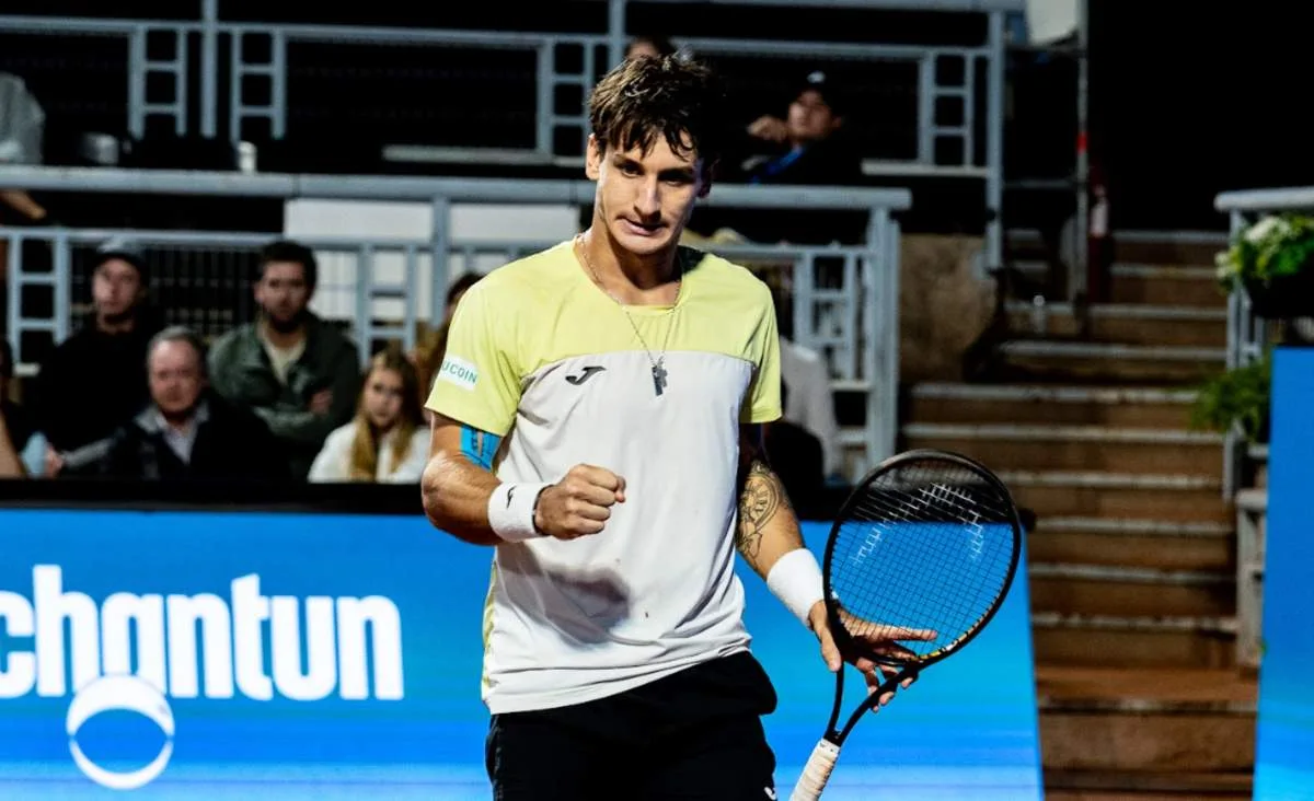 Épica remontada de Camilo Ugo Carabelli en Shanghái: venció a Simakin y chocará ante Auger-Aliassime