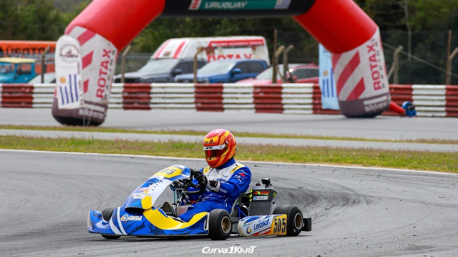 Bruno luciéndose en la pista con su karting número 505. Foto: (@curva1kart)