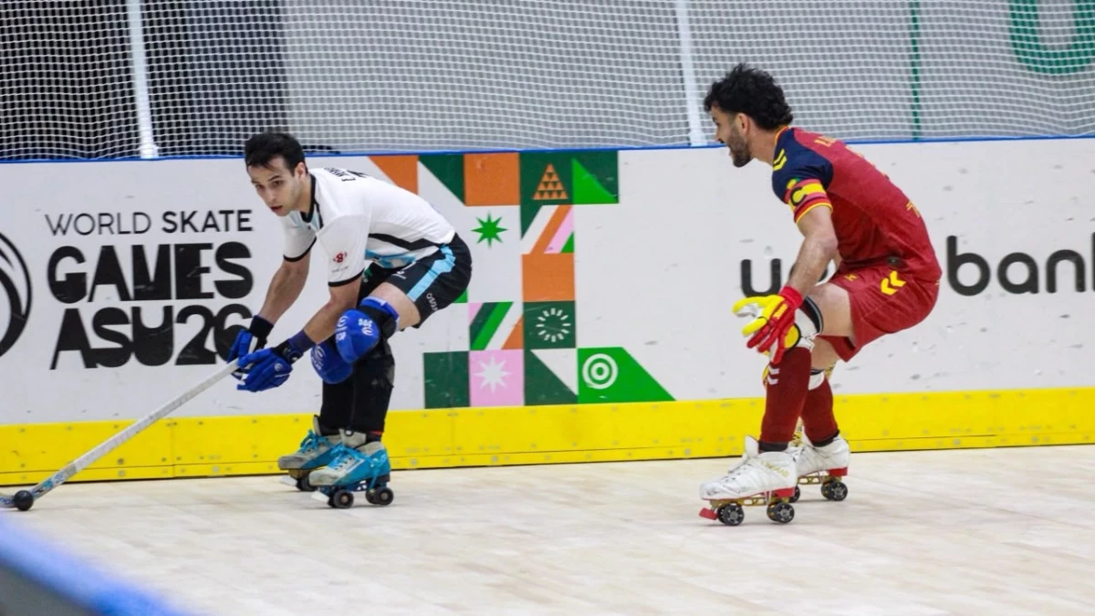 Un jugador argentino defendiendo la bocha ante un jugador español. (Foto: @comitenacionalarg)